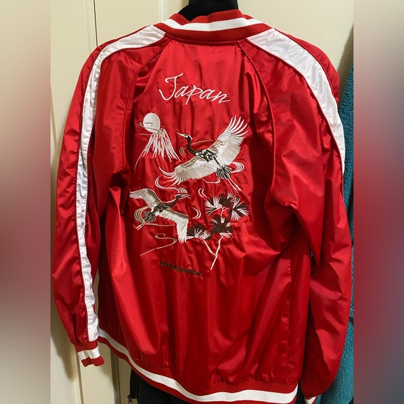 US M . Red colour bomber jacket - Picture 2 of 4